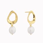 mathilde-pearl-earrings-gold-vermeil-styled-1