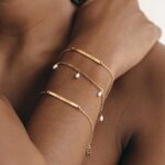 eva-pearl-chain-bracelet-lookbook-1