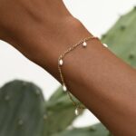 eva-pearl-chain-bracelet-lookbook-1