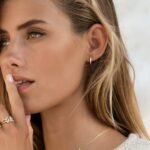 keira-18-amelia-square-huggie-earrings-gv-lookbook-31-2